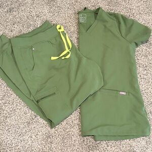 Figs Green Scrub Set with Yellow Accents